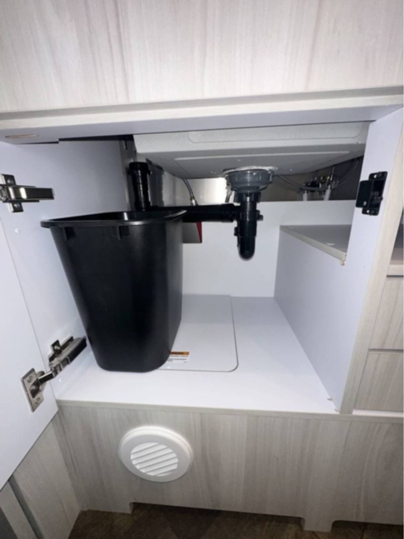 A photo of this 2026 Airstream 23FBQ