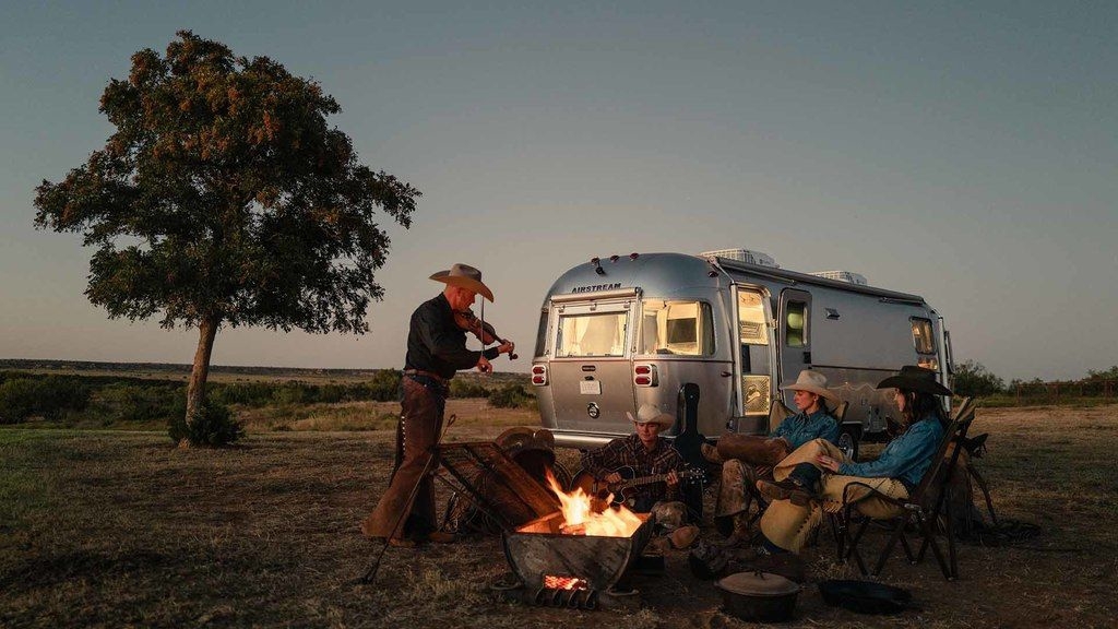 2027 Airstream Stetson 6666 27FB in los banos