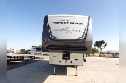 2025 Forest River Rockwood Signature R374DBH in los banos