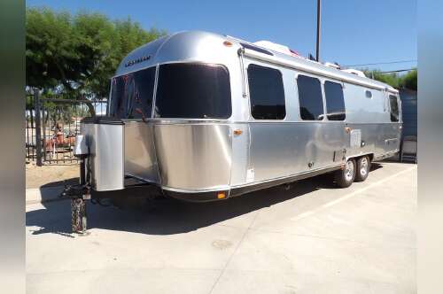 2017 Airstream Classic 30 Twin 30 in los banos