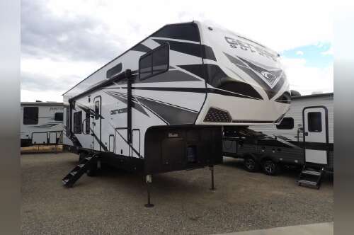 2026 Genesis Supreme 32CRSB in los banos