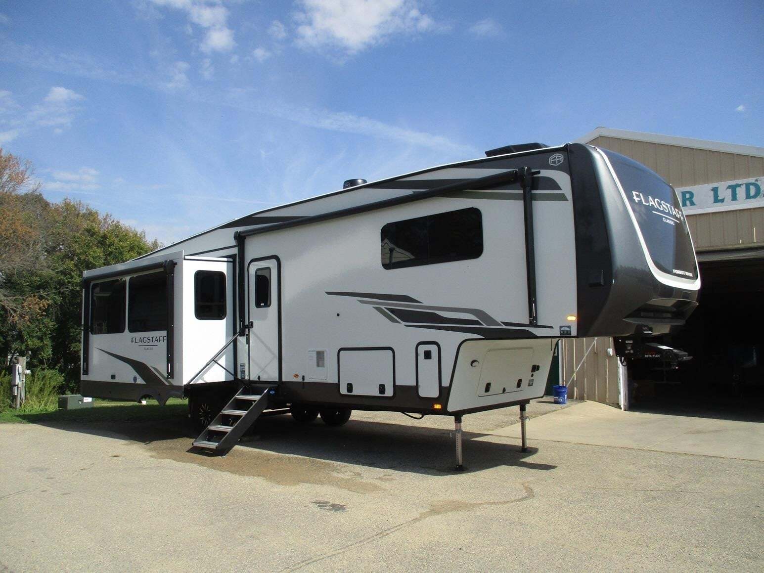 2026 Forest River FLAGSTAFF CLASSIC 361RLS RV