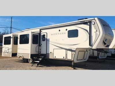 2019 Keystone Rv Co MONTANA 3701LK in early TX