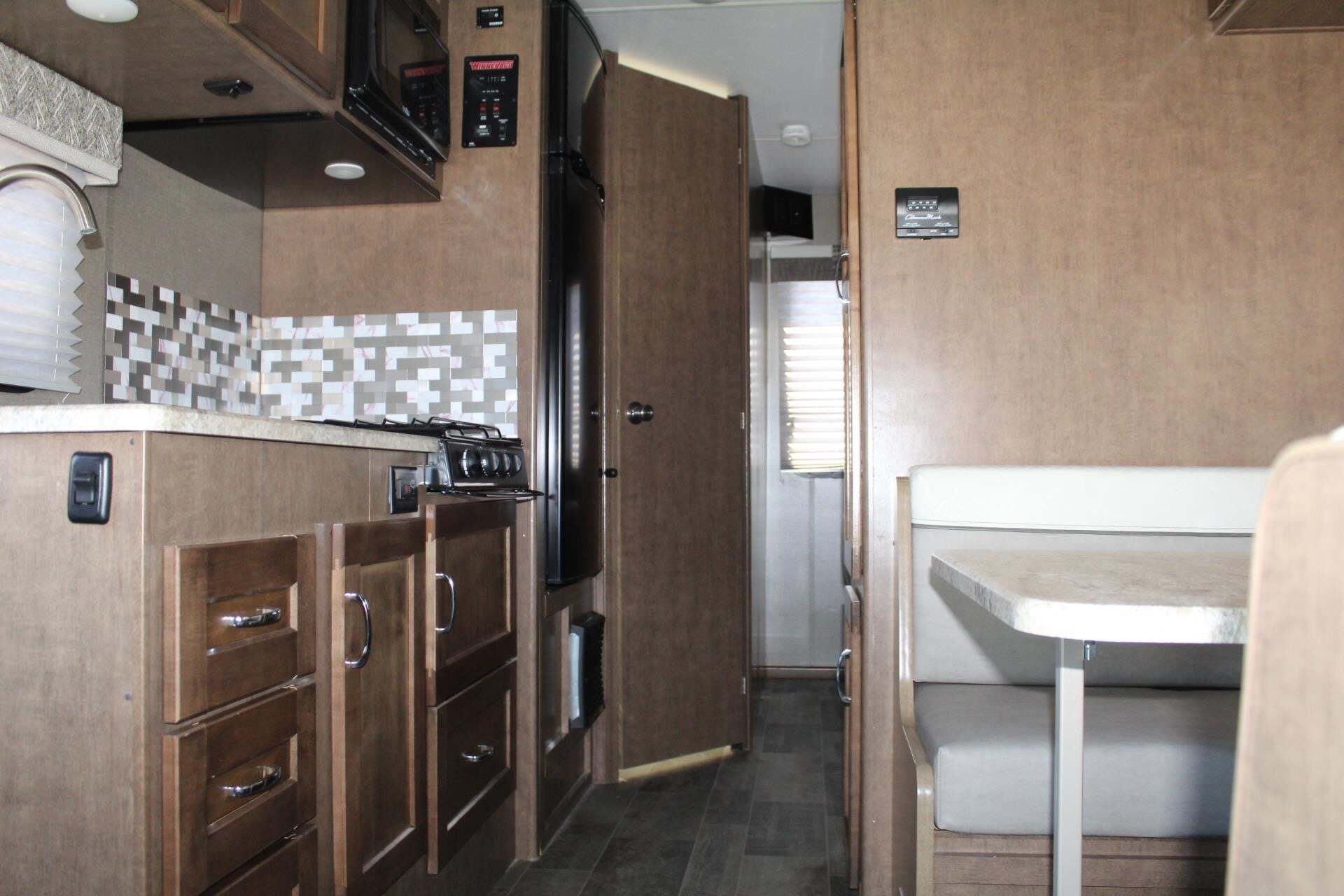 2019 Winnebago OUTLOOK 22C in mesa AZ