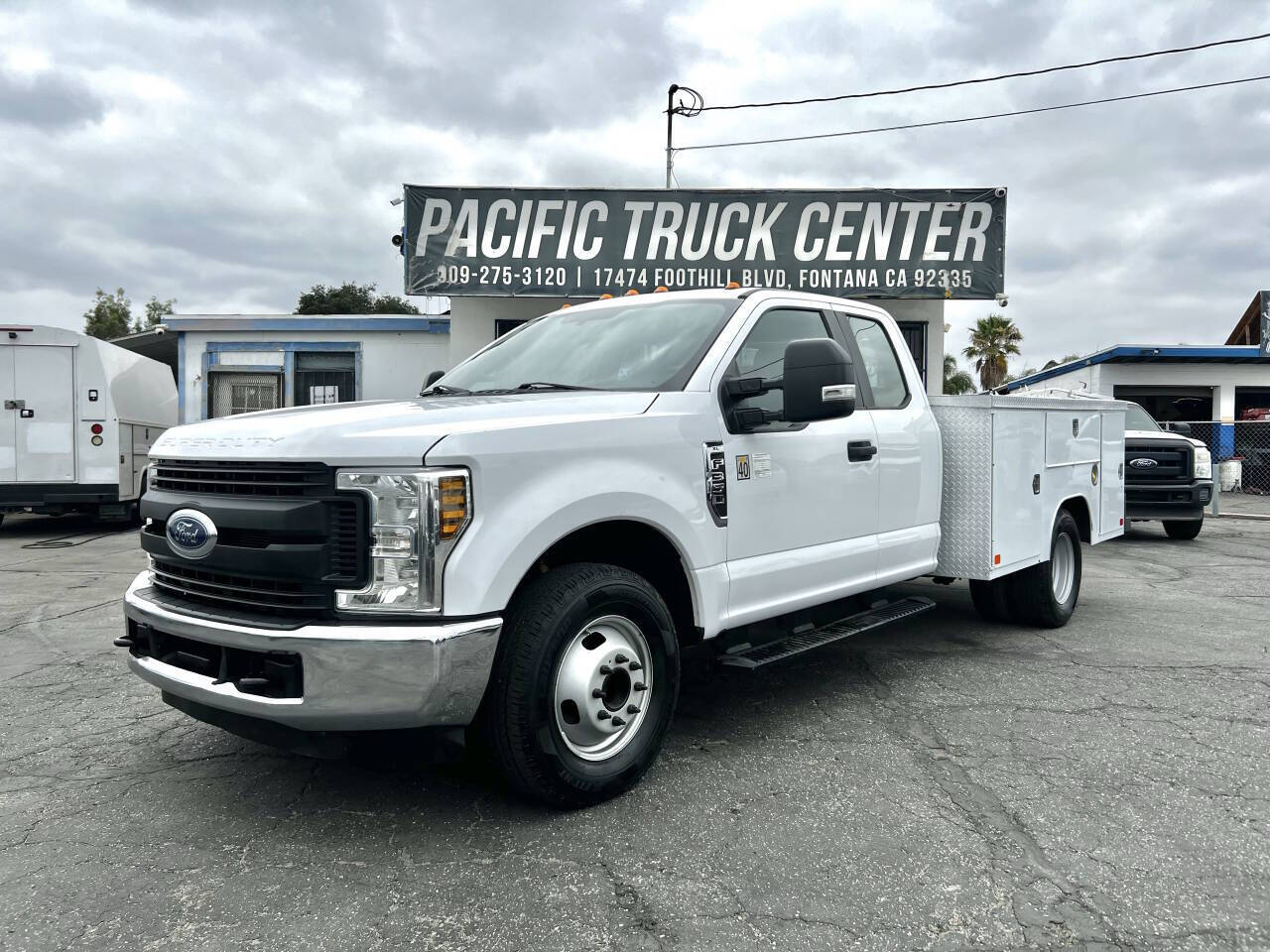 2018 FORD F350 XL in Fontana, CA