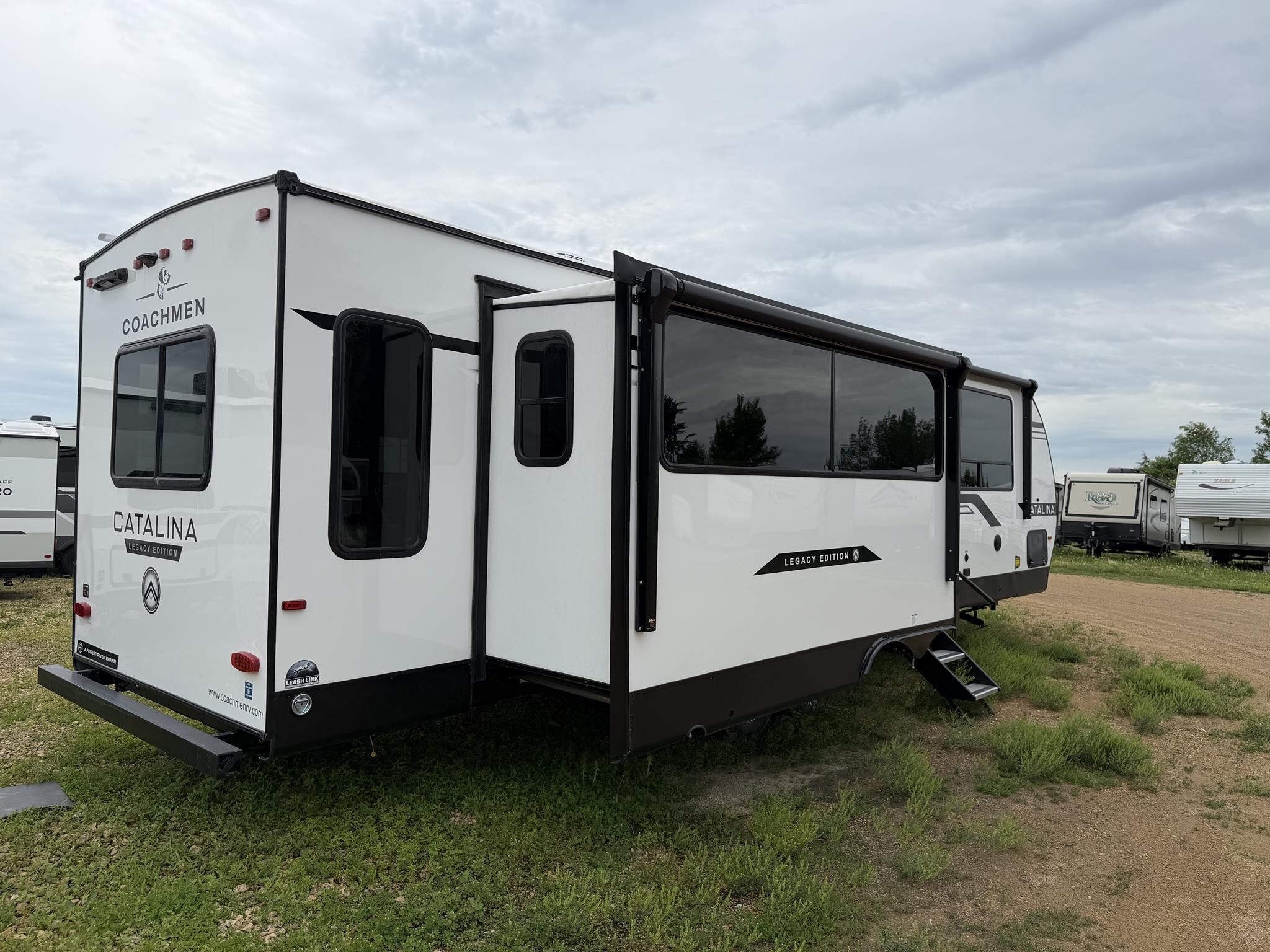 2026 Coachmen CATALINA LEGACY EDITION 313RLTS in mankato MN