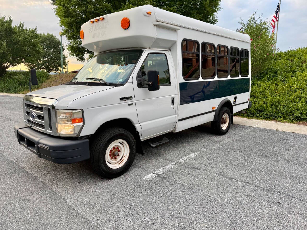 2013 FORD E-350 in Harrisburg, PA