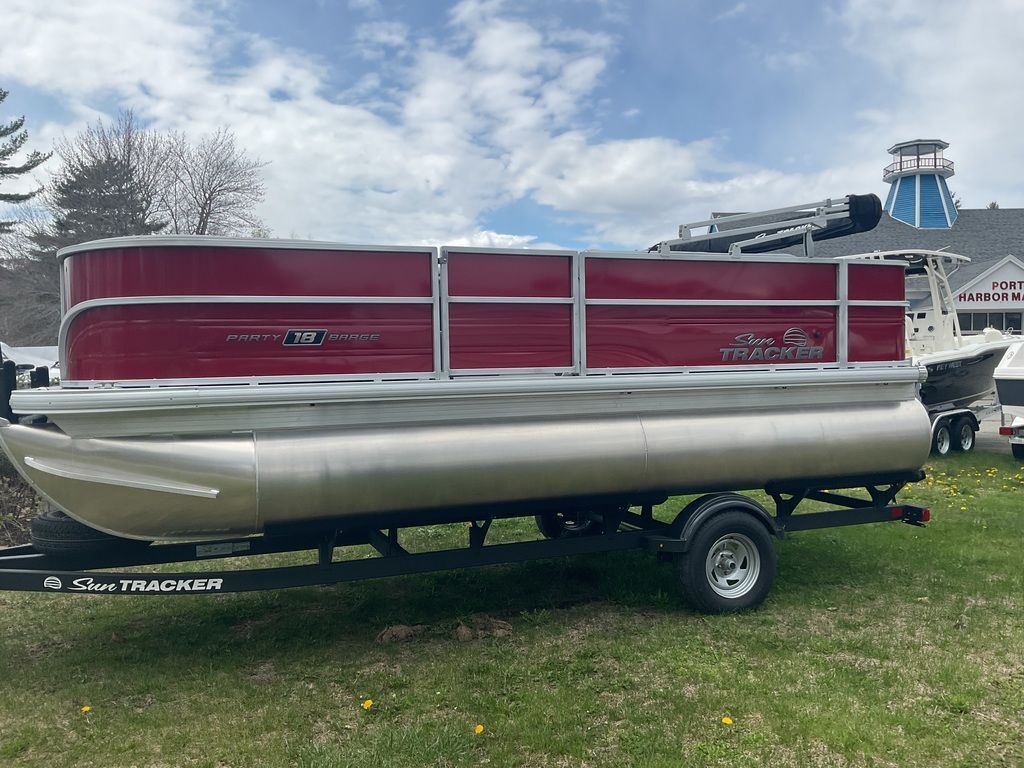 2026 Sun Tracker Party Barge® 18 DLX in raymond ME