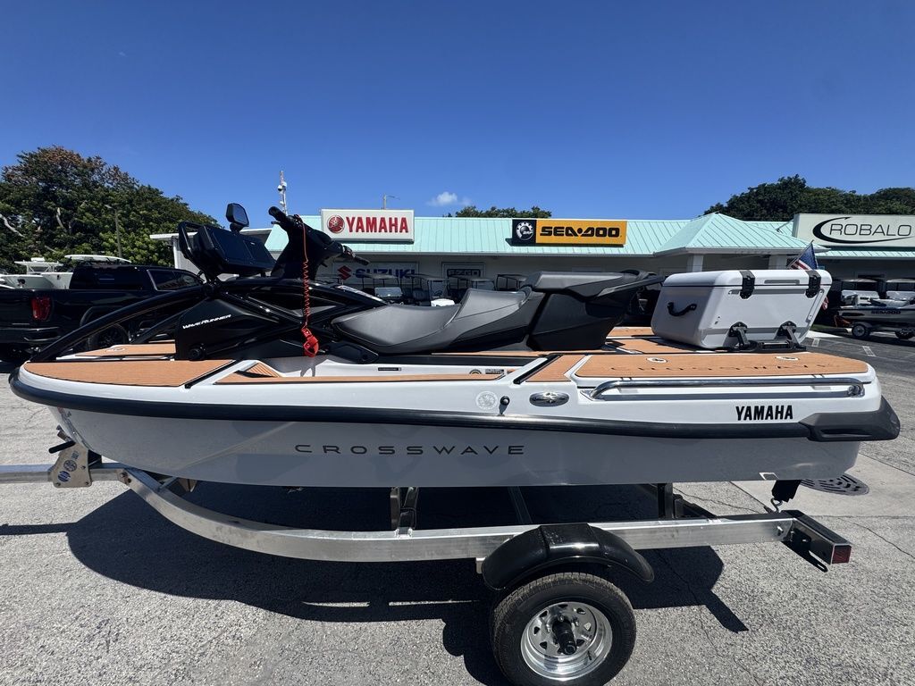 2026 Yamaha Waverunners Crosswave® in Titusville, FL