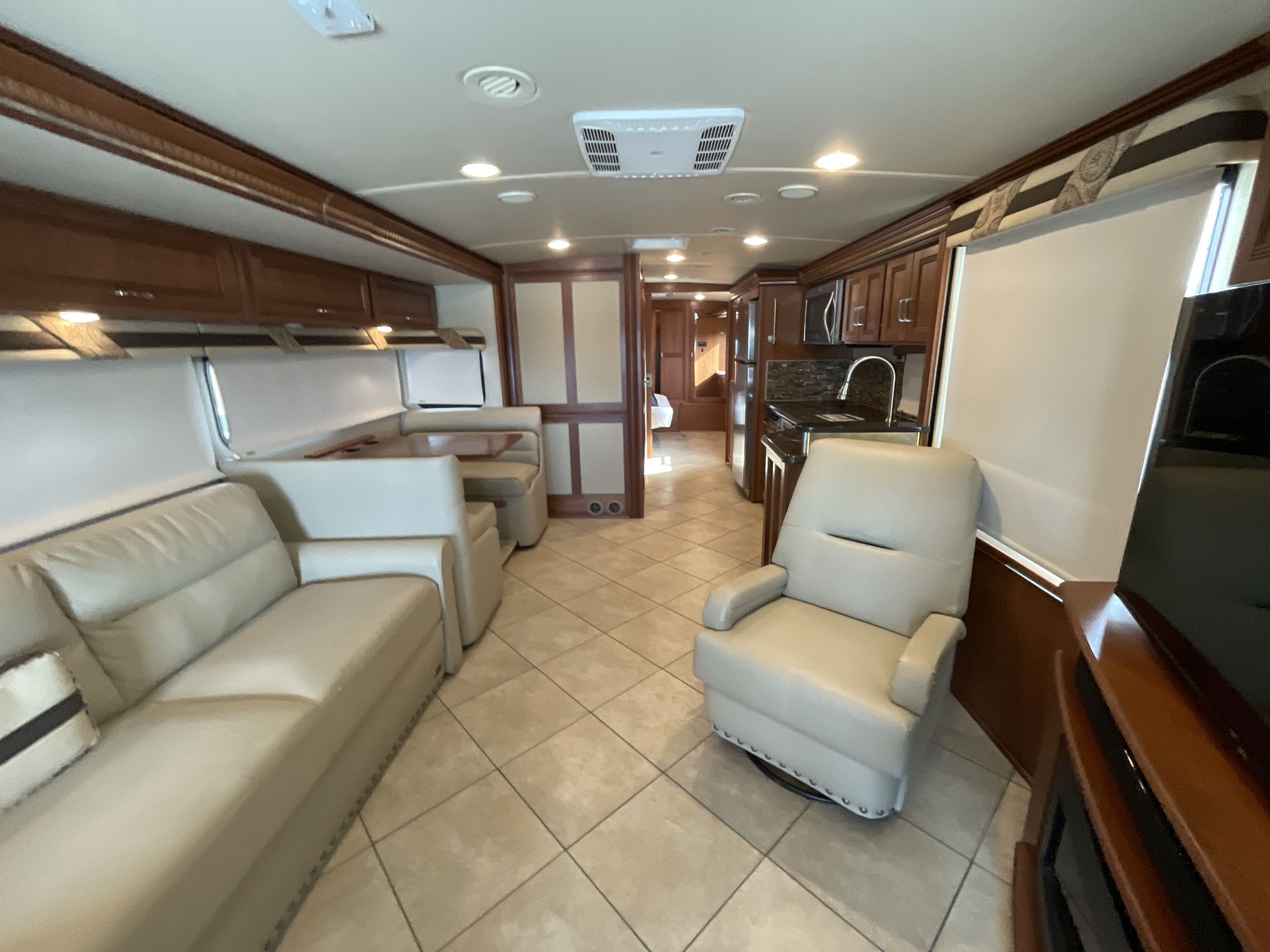 2016 Winnebago SOLEI 36G in alvarado TX