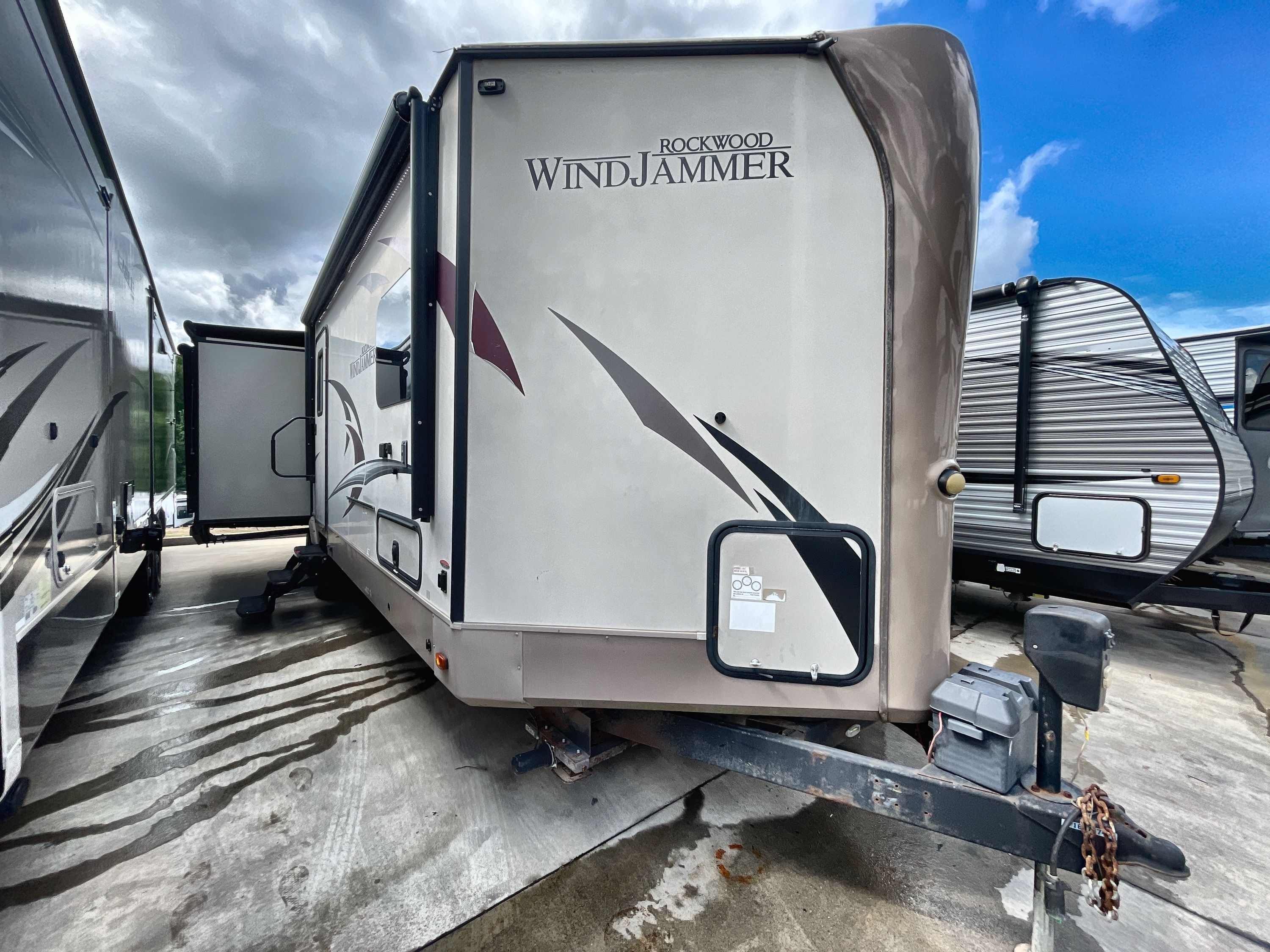 2018 Forest River ROCKWOOD WINDJAMMER 3029W in buford GA