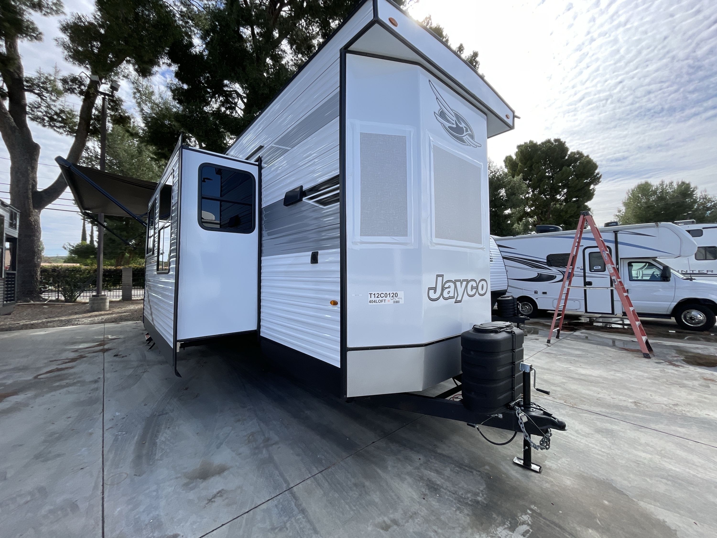 2026 Jayco JAY FLIGHT BUNGALOW 404LOFT DS in riverside CA