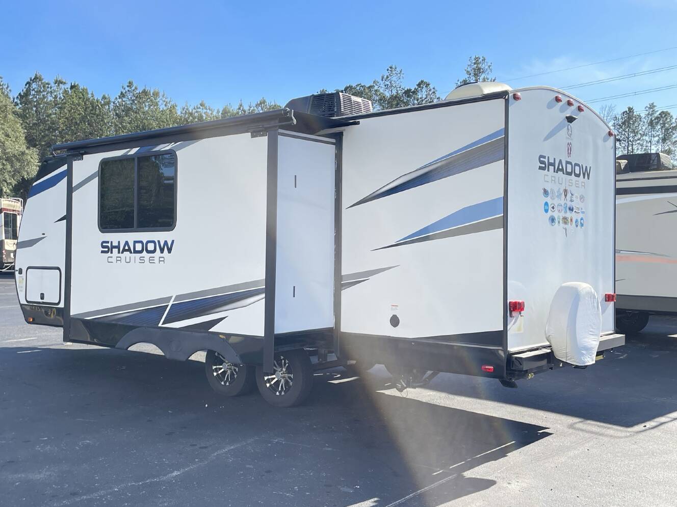 A photo of this 2021 Cruiser Rv SHADOW CRUISER 289RBS