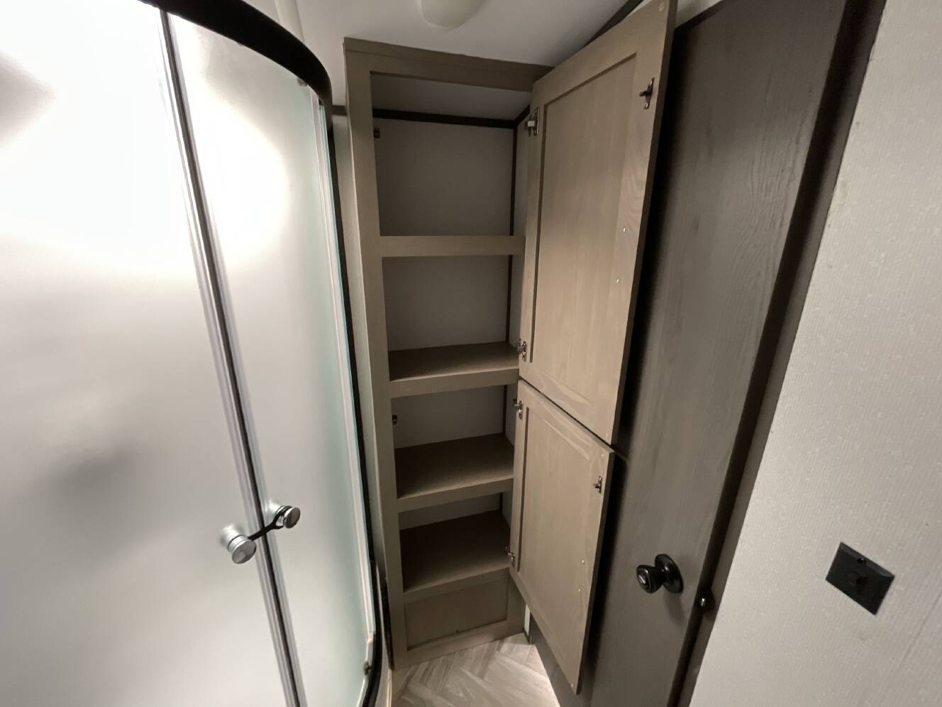 A photo of this 2021 Cruiser Rv SHADOW CRUISER 289RBS