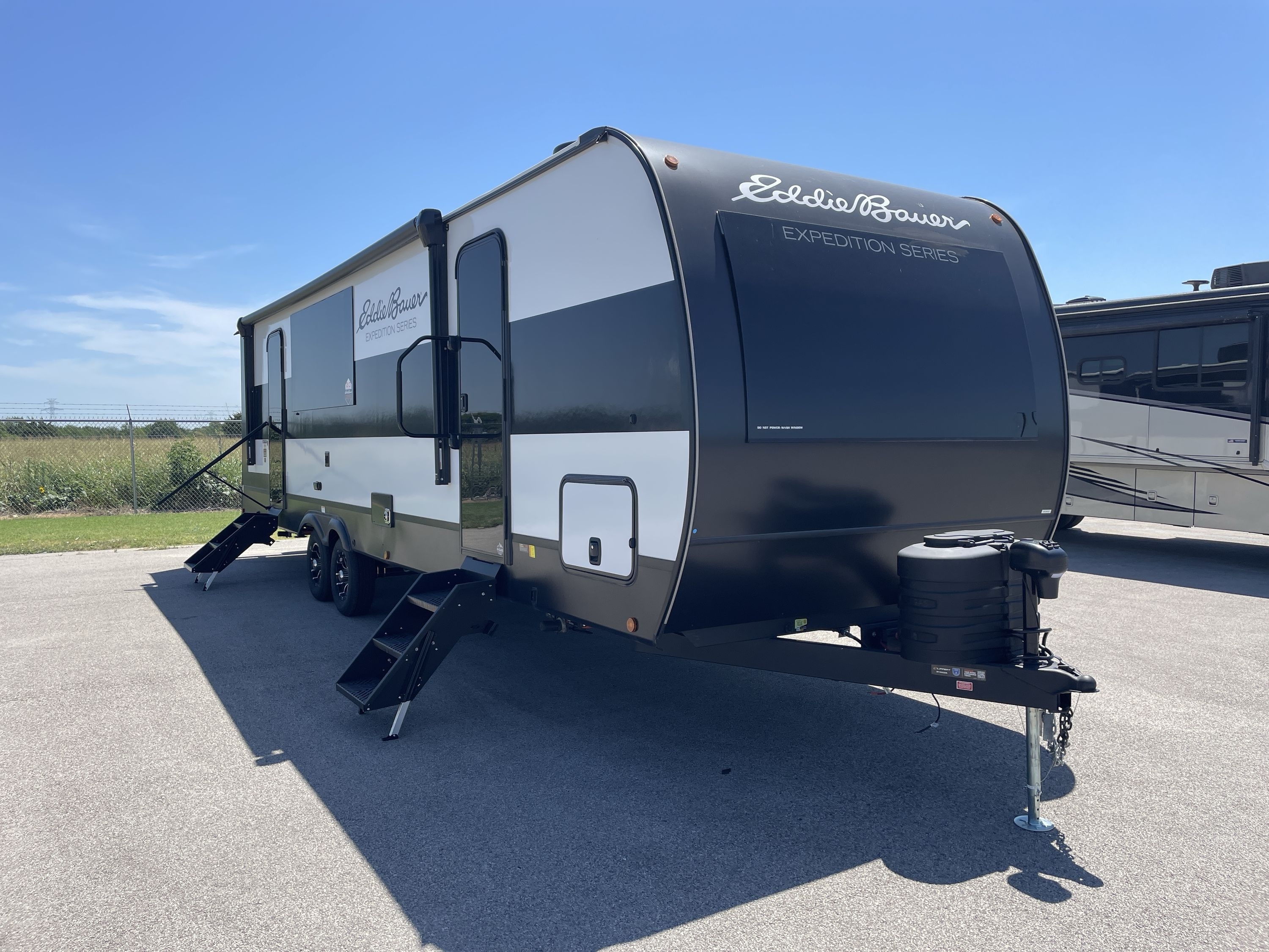 2026 Dutchmen EDDIE BAUER EXPEDITION 295BH in alvarado TX
