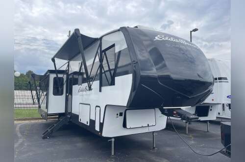 2027 Dutchmen EDDIE BAUER SUMMIT 3511RK in nashville TN