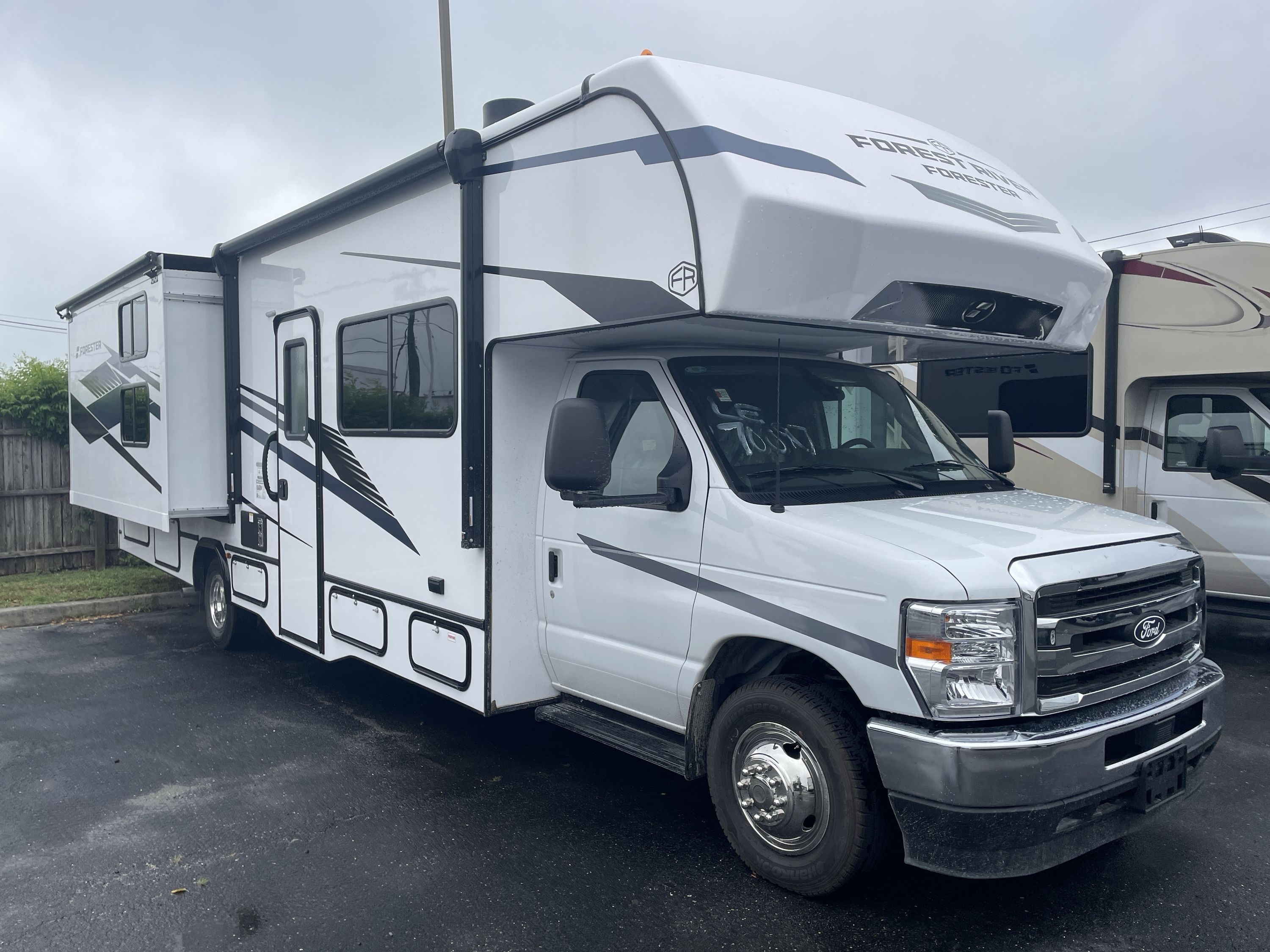 2027 Forest River FORESTER LE 3251DSF in lakewood NJ
