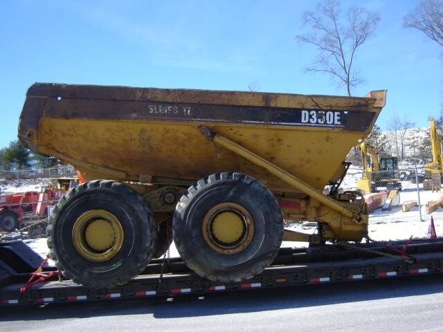 2000 CATERPILLAR D350E in Milford, MA