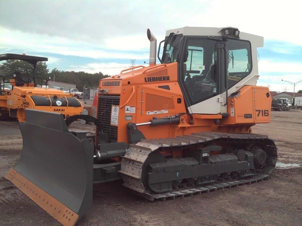 2017 LIEBHERR PR716 XL LITRONIC in East Syracuse, NY