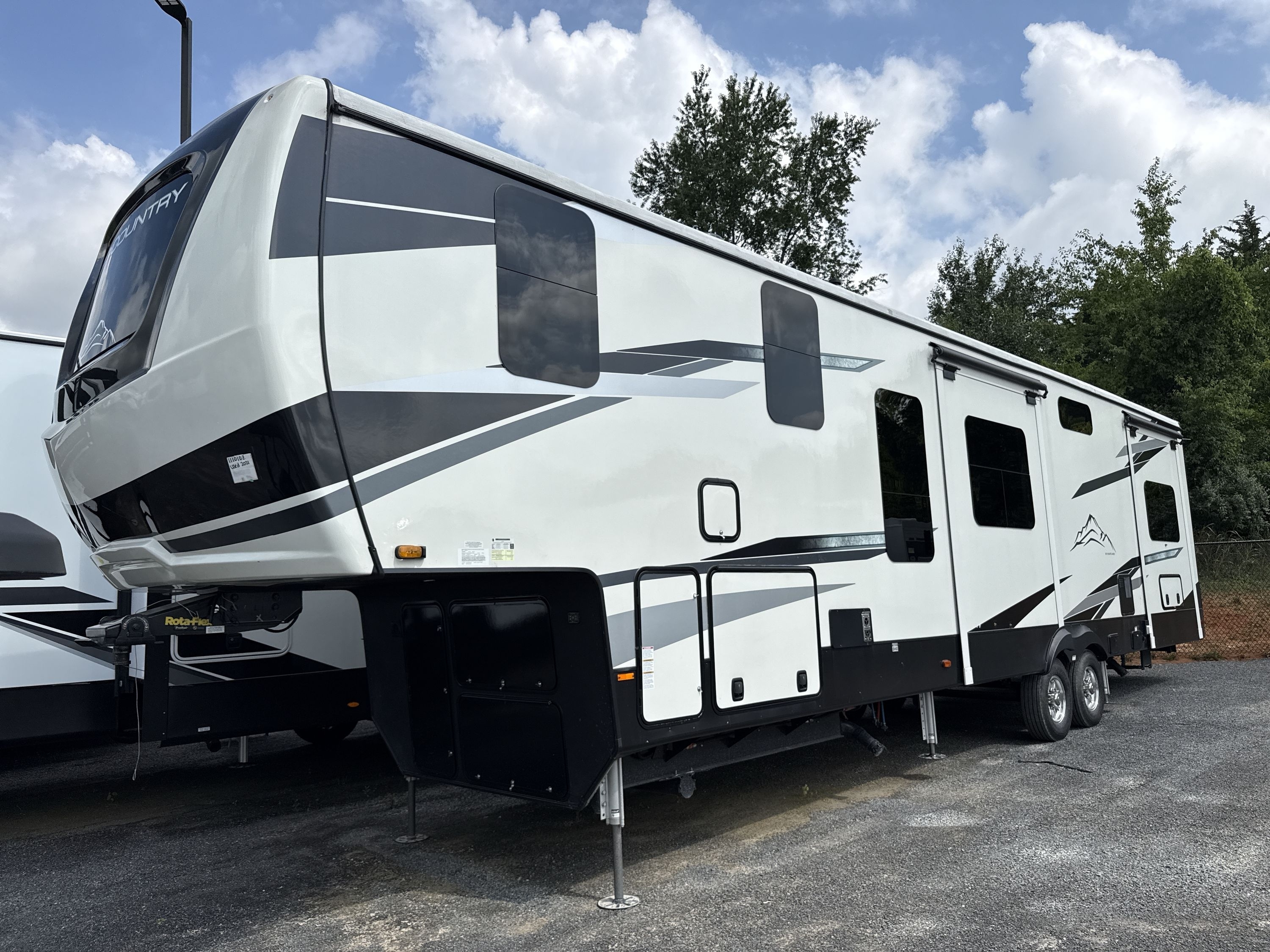 2021 Heartland BIG COUNTRY 3895FK in kodak TN