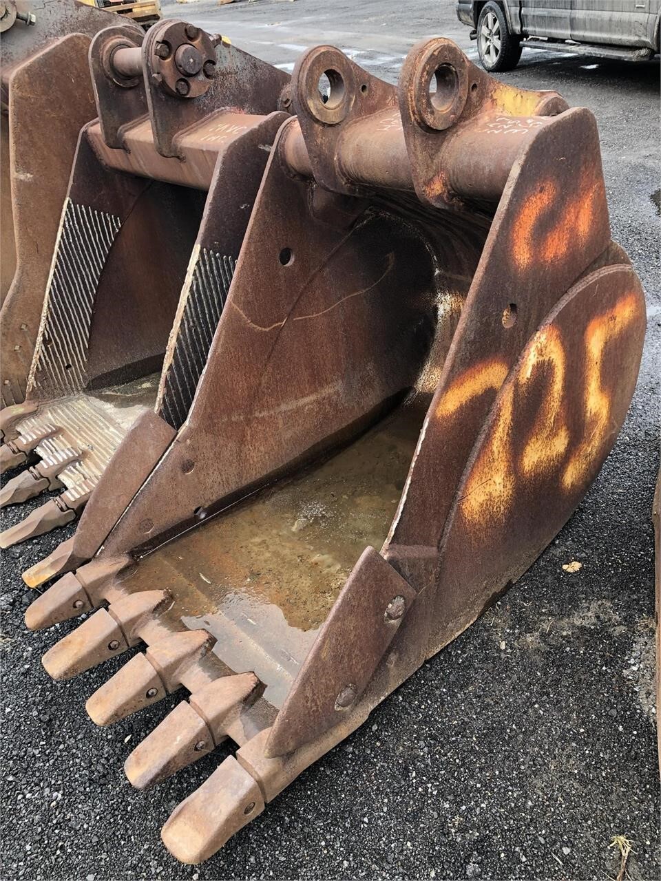 2000 CATERPILLAR Attachment in Rochester, NY