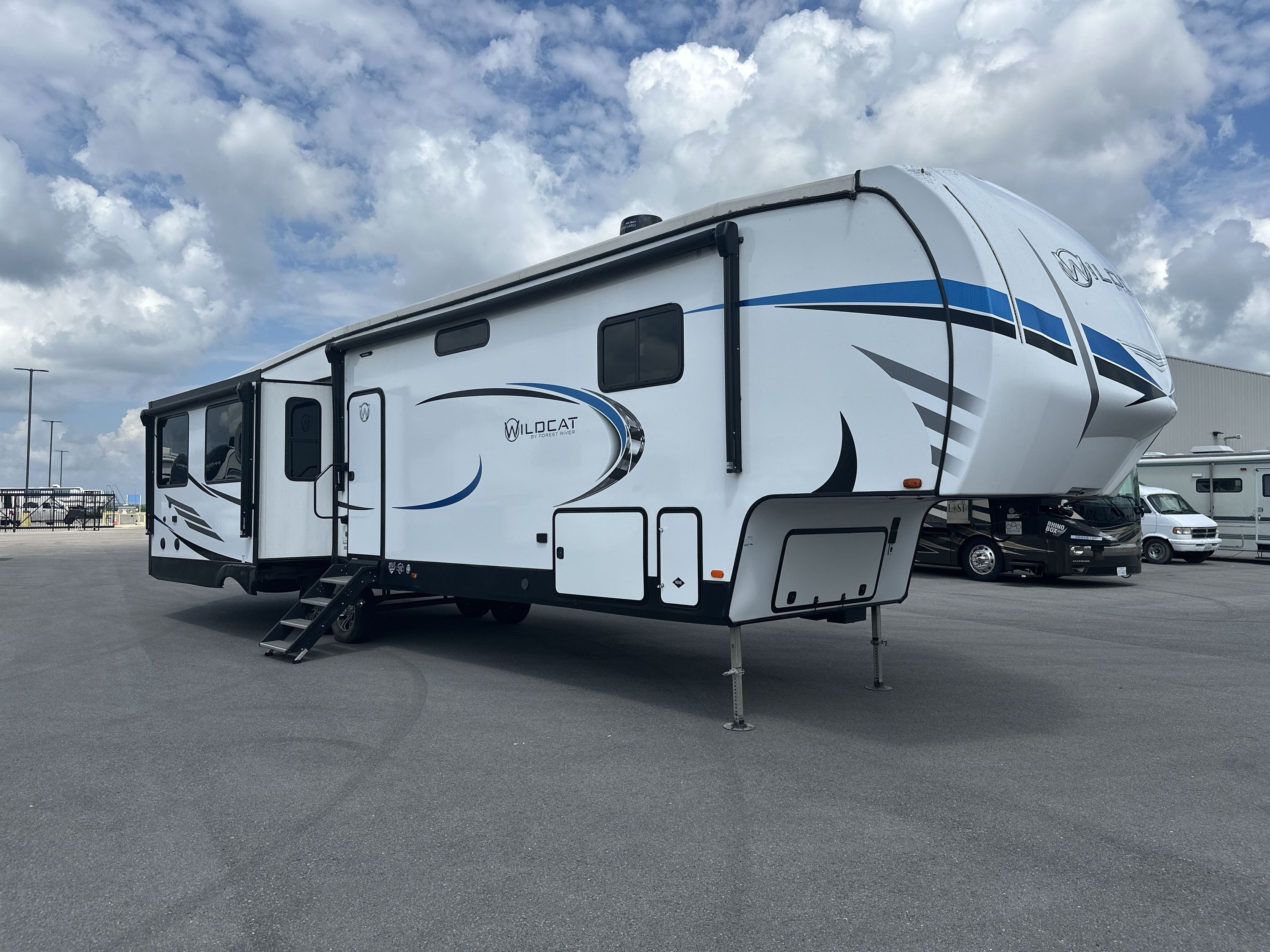 2022 Forest River WILDCAT 369MBL in scott city MO