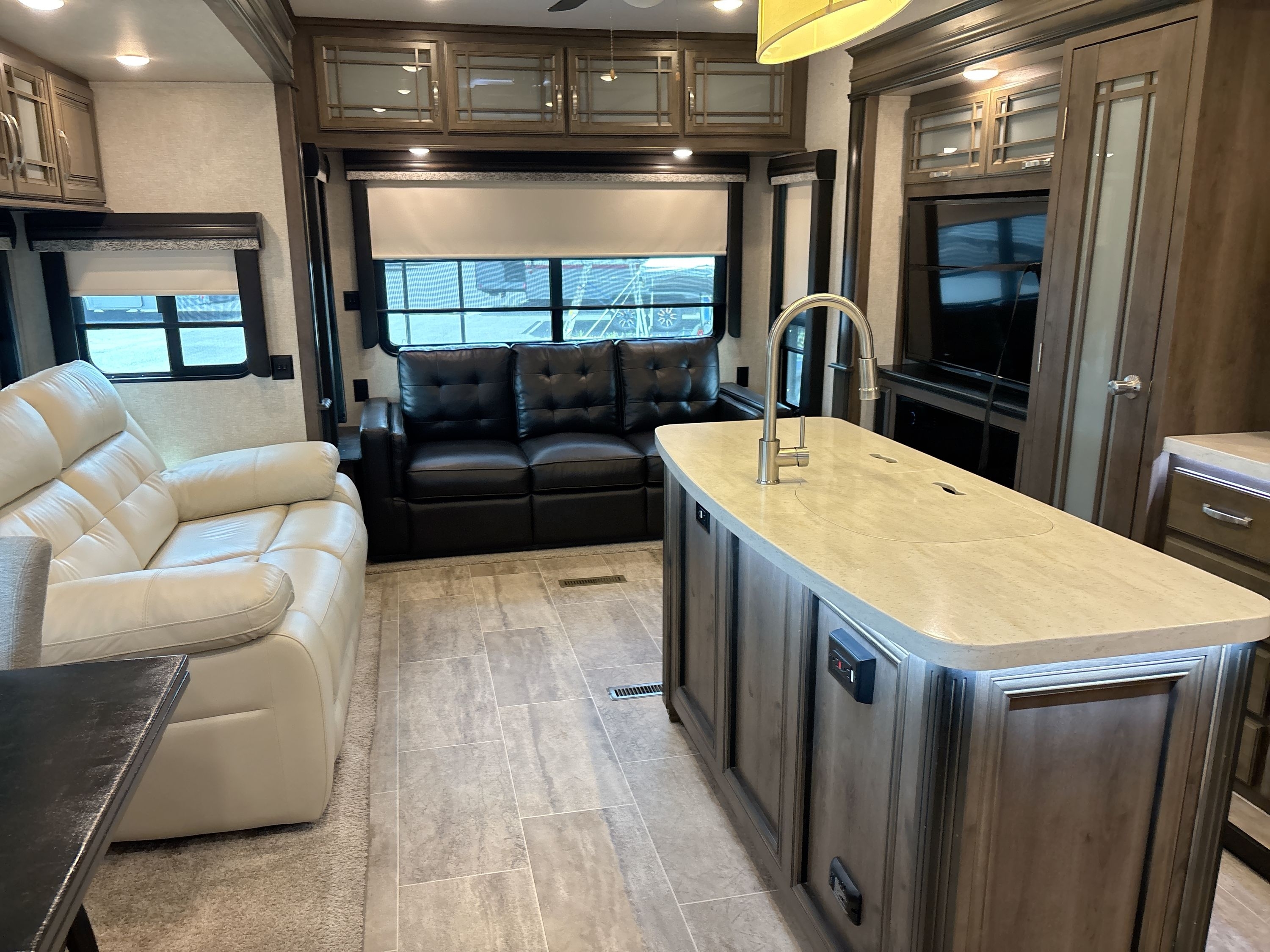 2019 Keystone MONTANA 20TH ANNIVERSARY 3811MS in fort myers FL