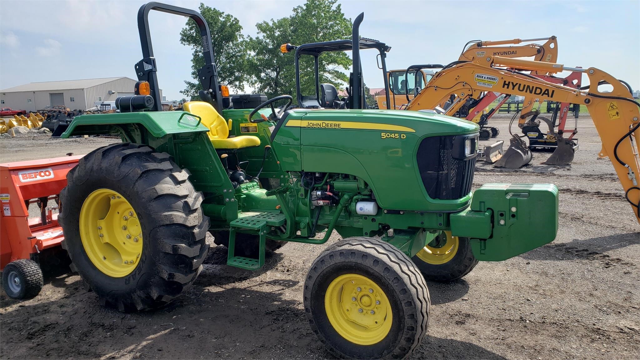 2015 JOHN DEERE 5045D in Ottawa Lake, MI