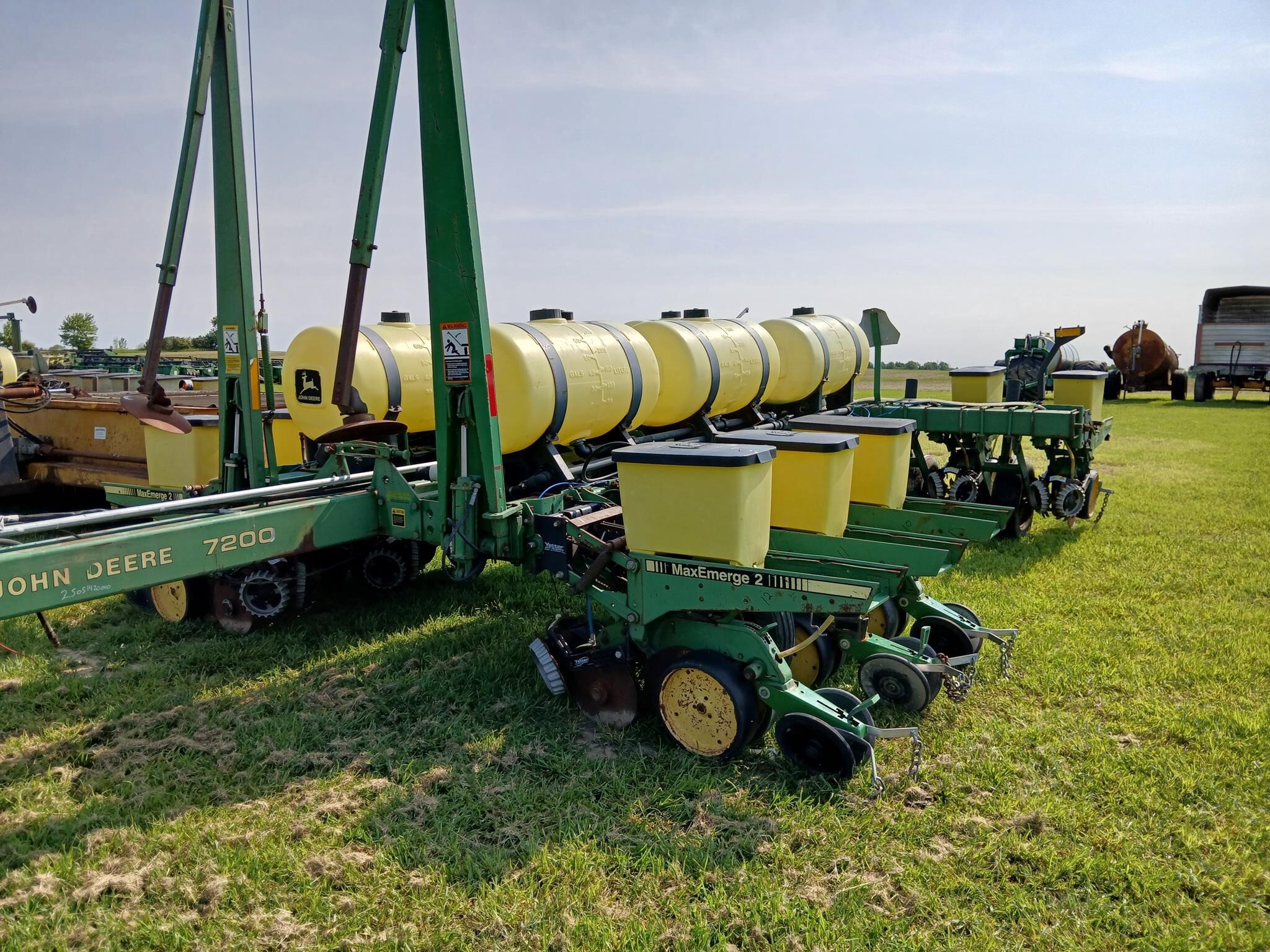 JOHN DEERE 7000 in Marlette, MI