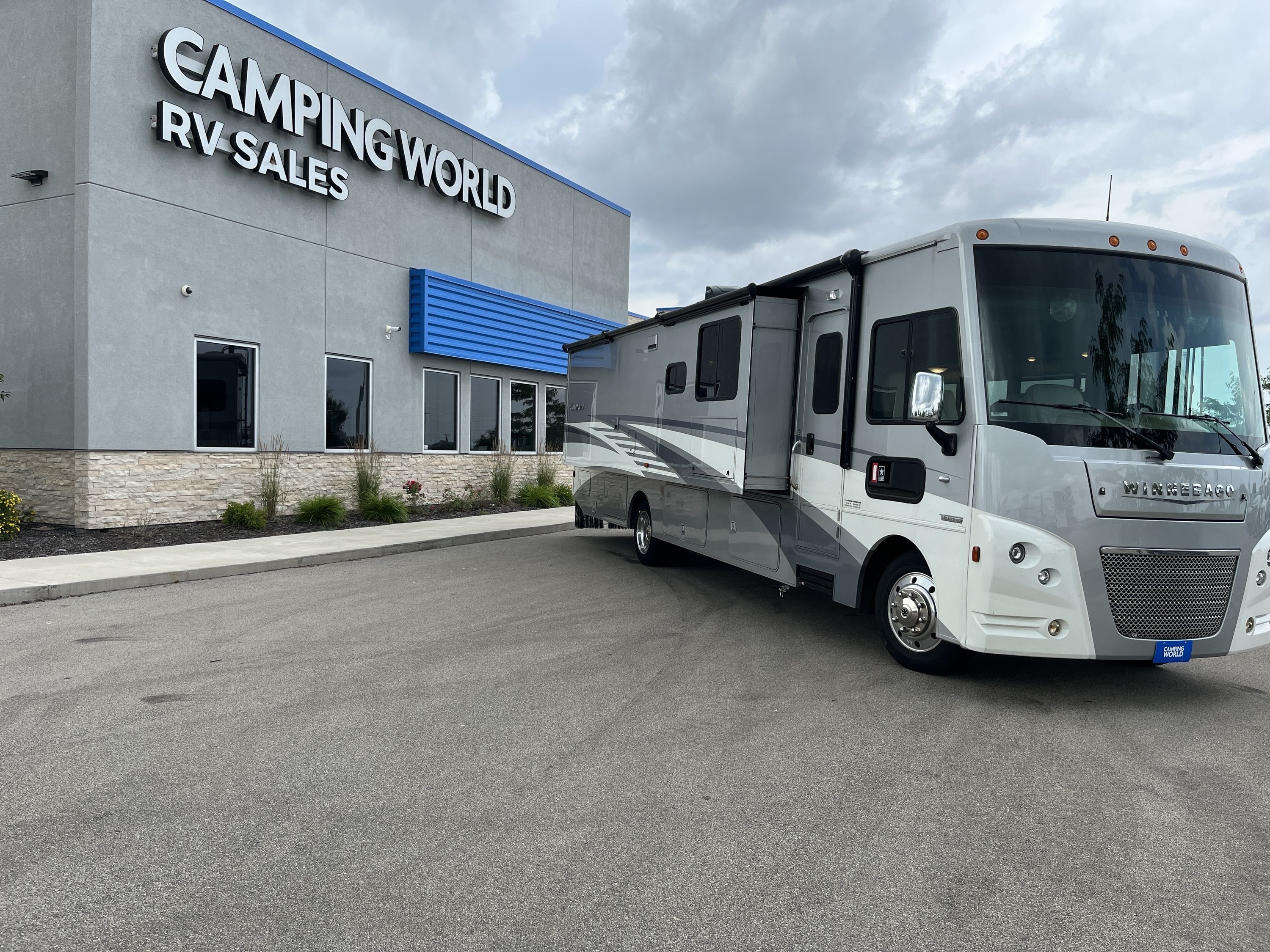 2019 Winnebago ADVENTURER 36Z RV