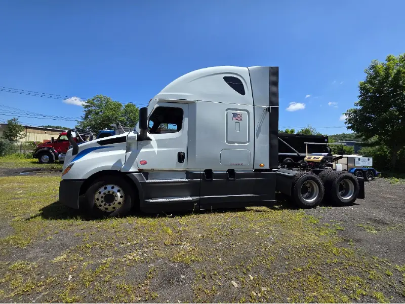 2022 FREIGHTLINER CASCADIA 126