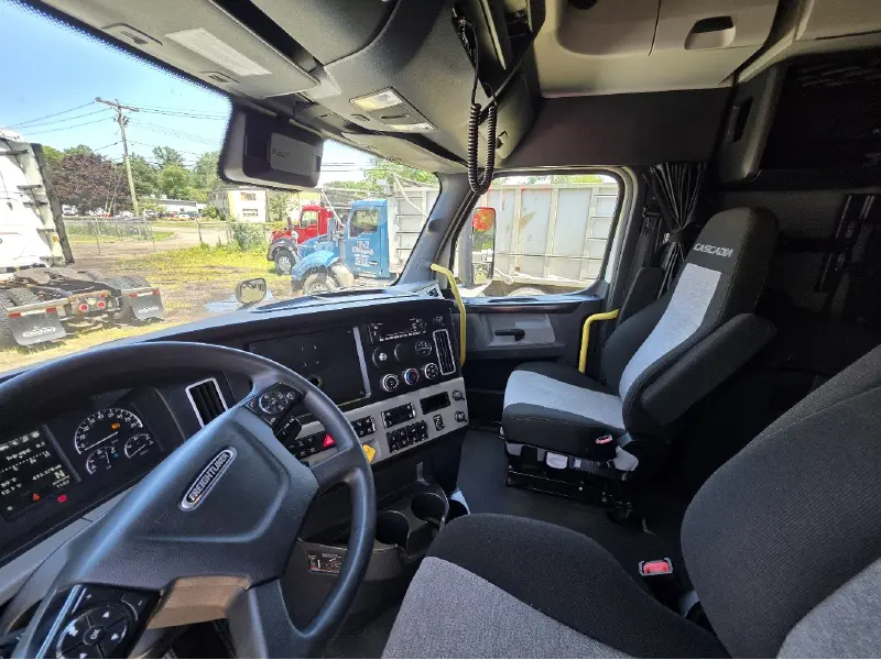 2022 FREIGHTLINER CASCADIA 126