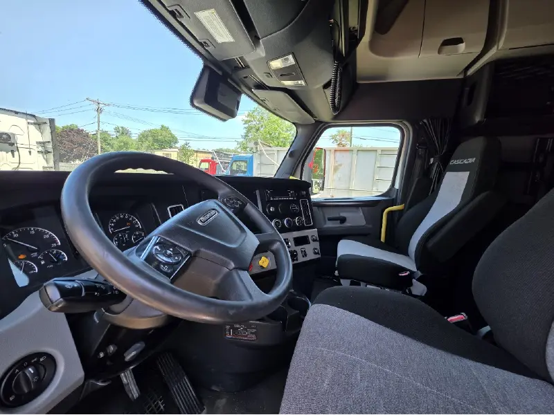 2022 FREIGHTLINER CASCADIA 126