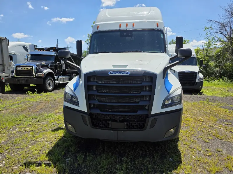 2022 FREIGHTLINER CASCADIA 126