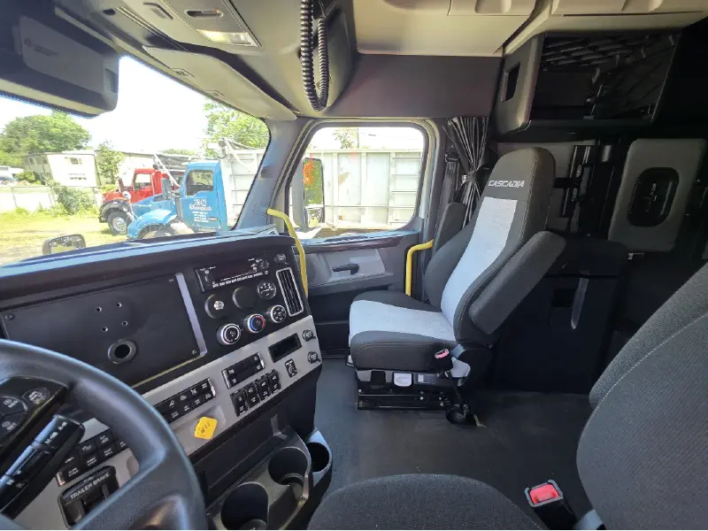 2022 FREIGHTLINER CASCADIA 126