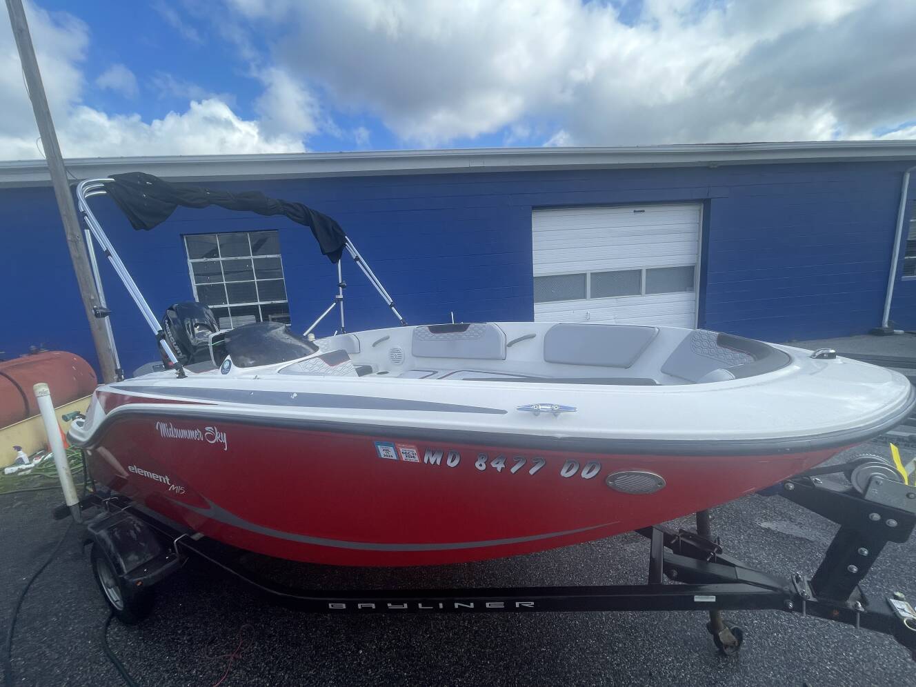 A photo of this 2022 Bayliner ELEMENT M15