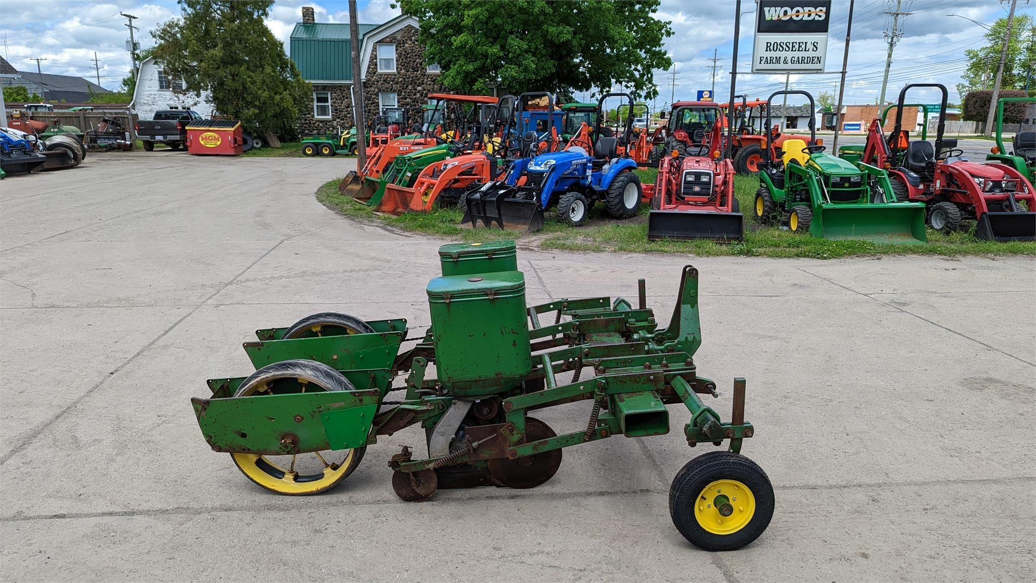 JOHN DEERE 80 in Lenox, MI