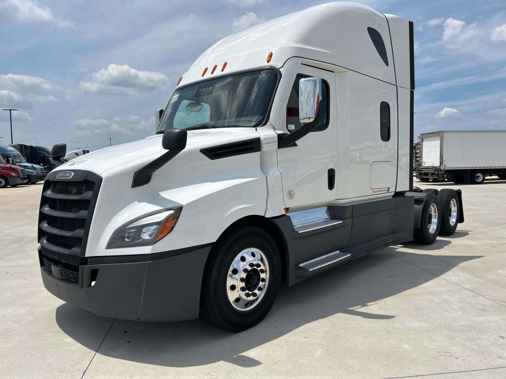2021 FREIGHTLINER CASCADIA 126 in Indianapolis, IN