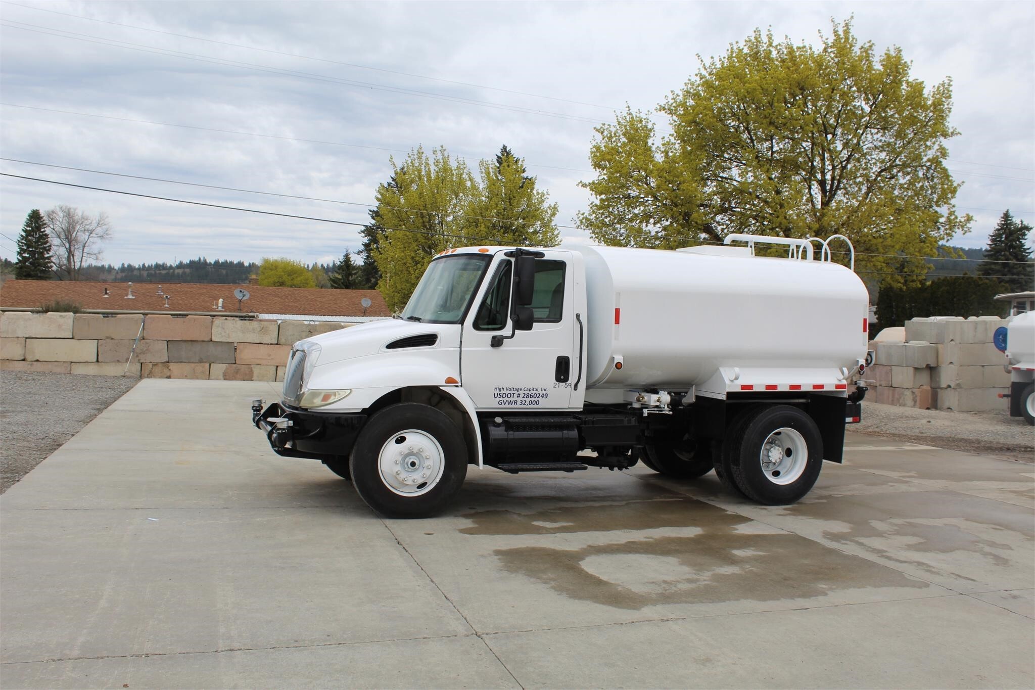2006 INTERNATIONAL DURASTAR 4200 in Spokane, WA