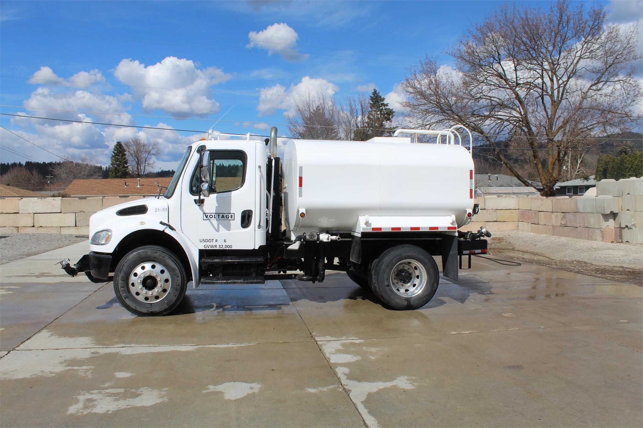 2007 FREIGHTLINER BUSINESS CLASS M2 100 in Spokane, WA
