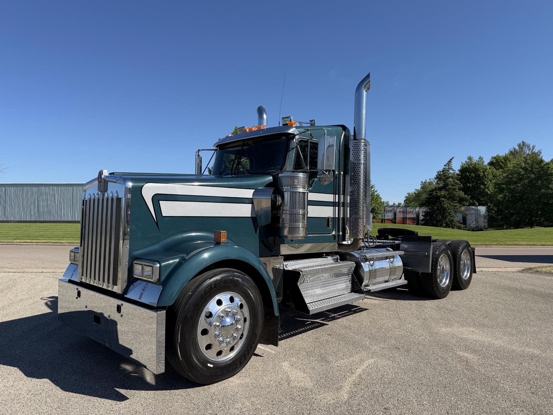2021 KENWORTH W900L in Grand Rapids, MI