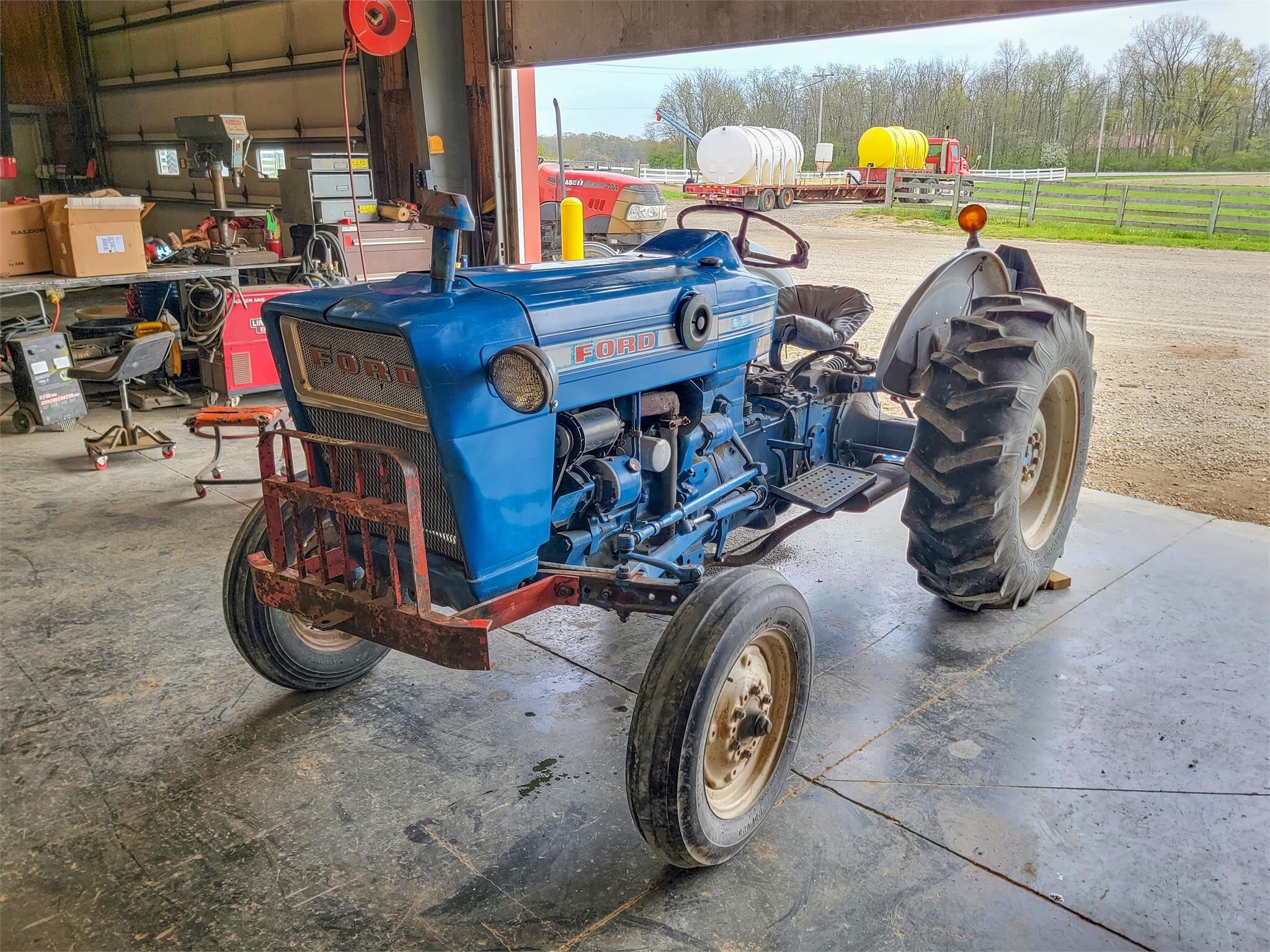 FORD 2000 in London, OH