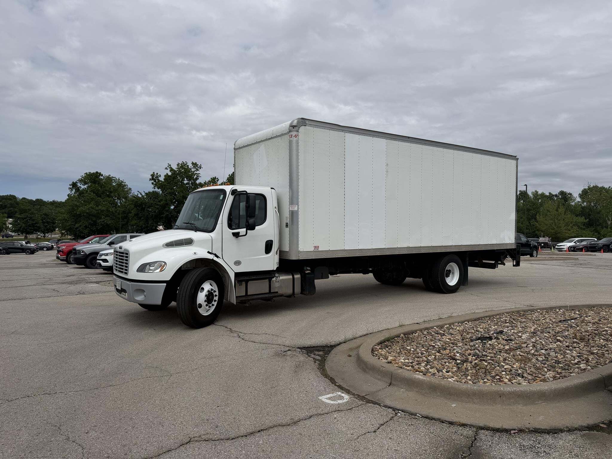 2022 FREIGHTLINER BUSINESS CLASS M2 106 in Saint Louis, MO