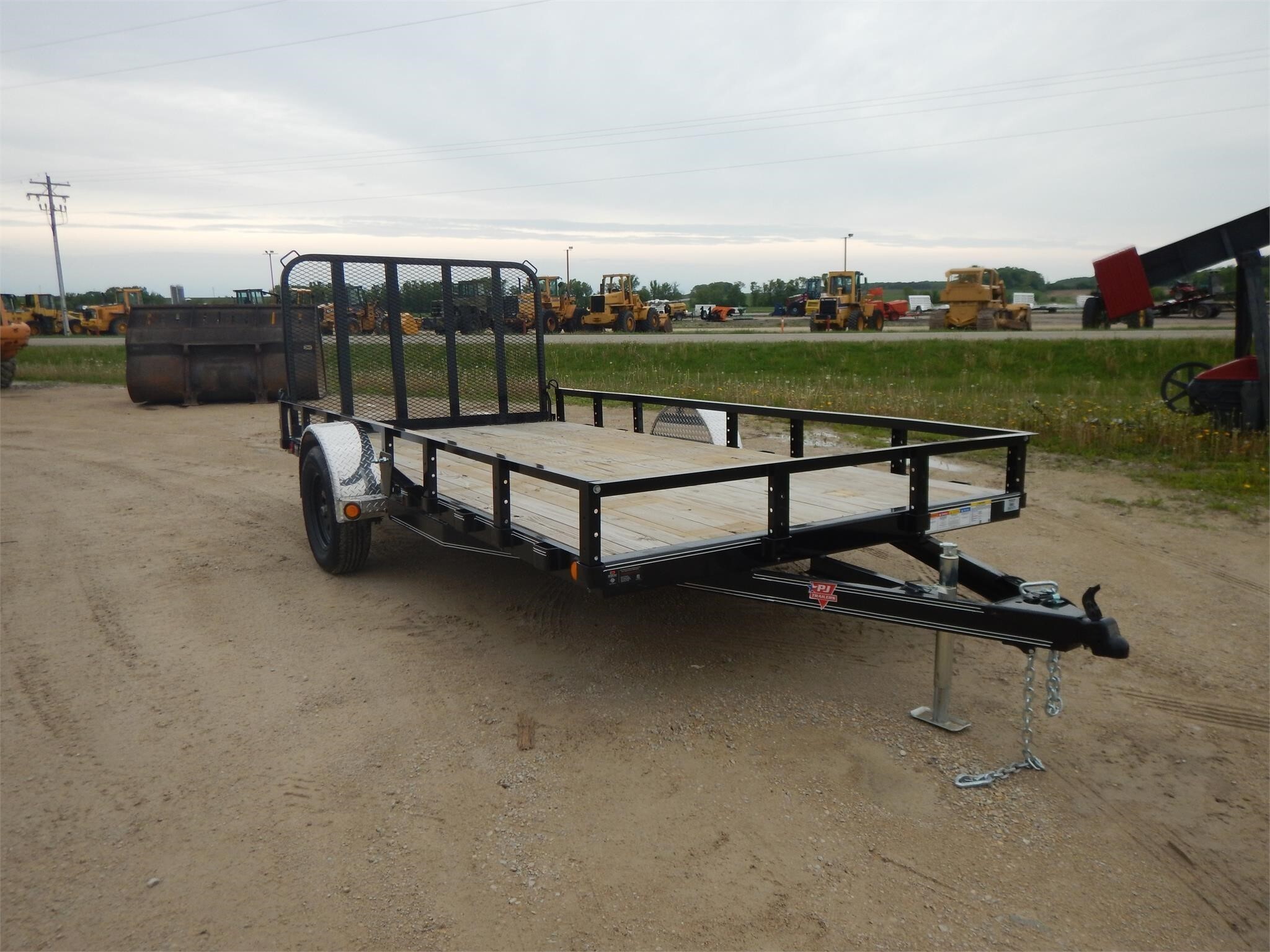 2020 PJ 14'X83" SINGLE AXLE UTILITY - T3 in Dover, MN