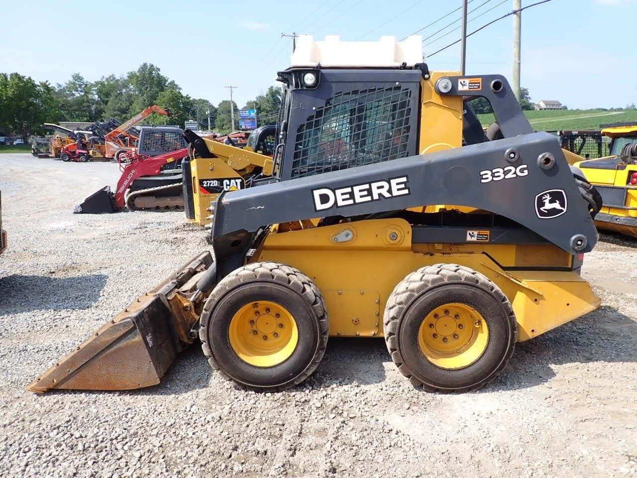 2018 DEERE 332G in Manheim, PA