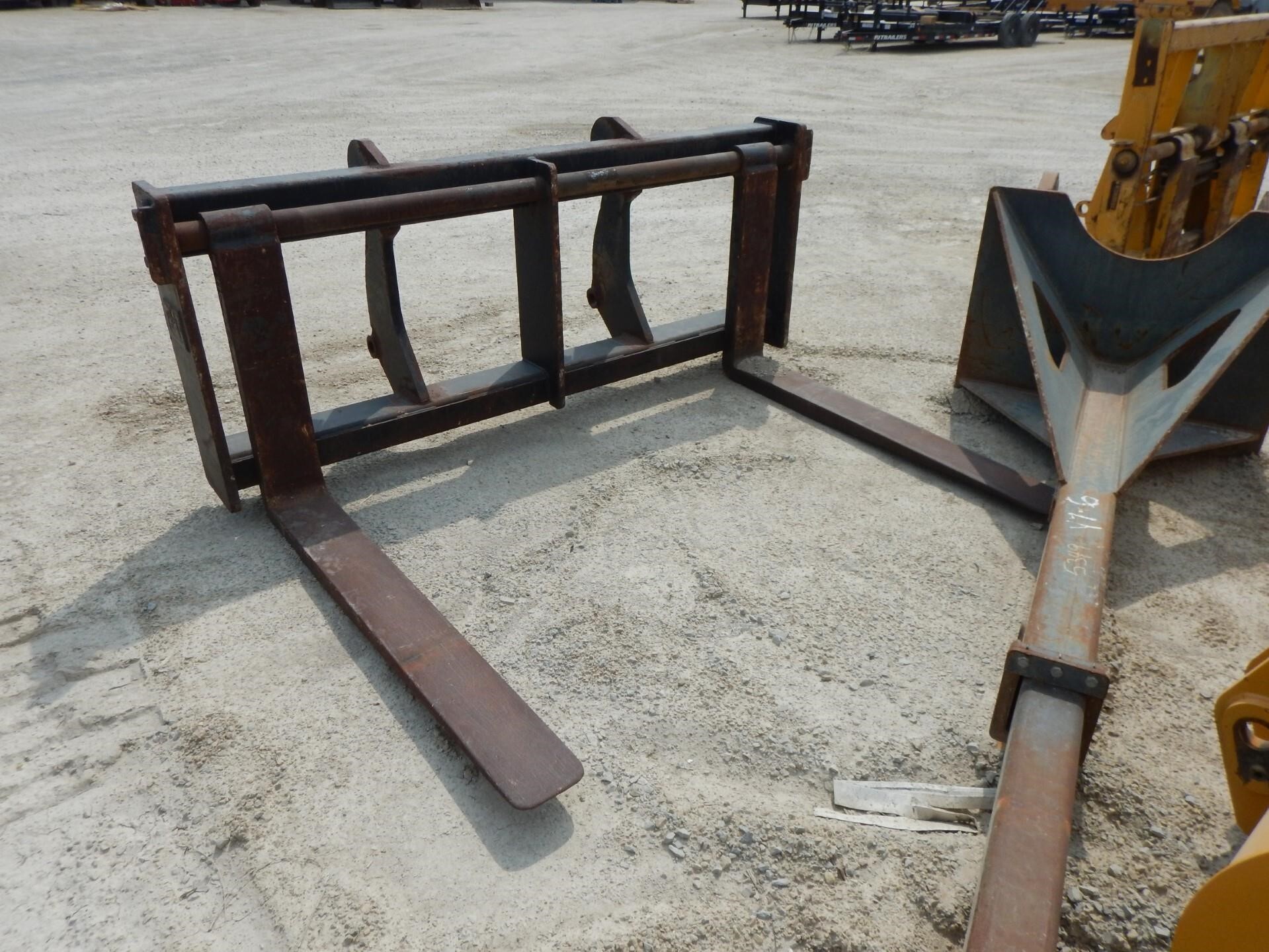 CATERPILLAR Attachment in Dover, MN