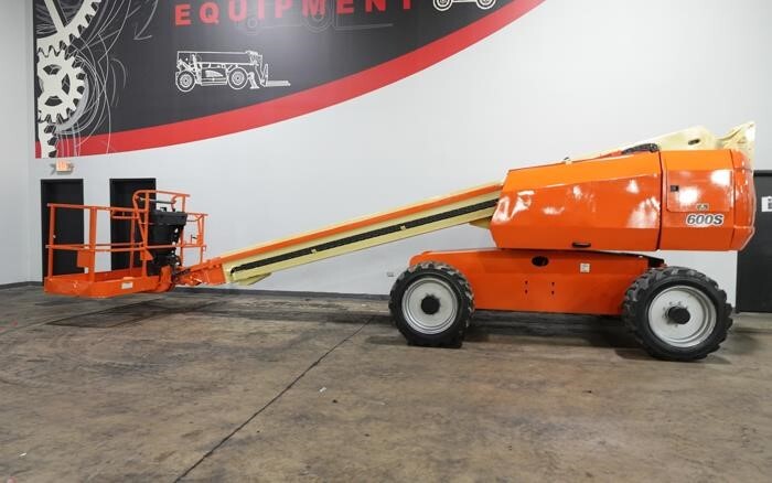 2017 JLG 600S in Cary, IL