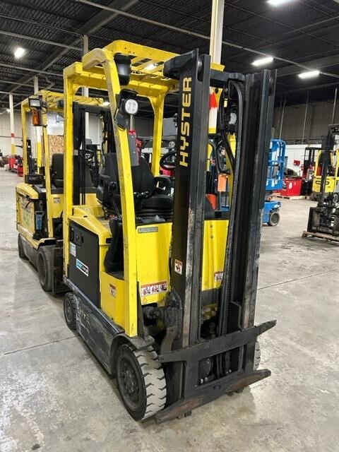 2017 HYSTER E30XN in Batavia, IL