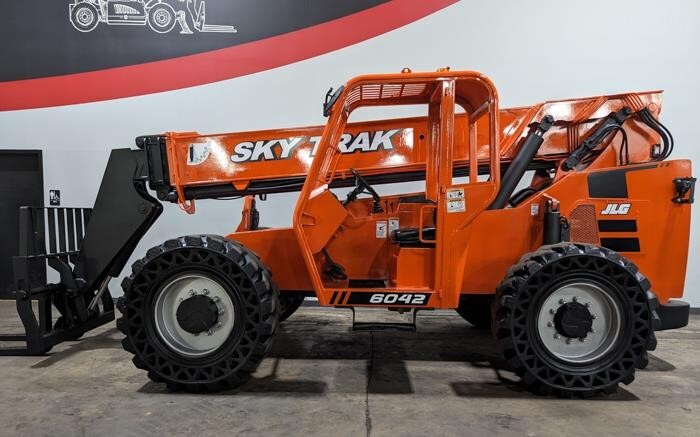 2016 SKY TRAK 6042 in Cary, IL