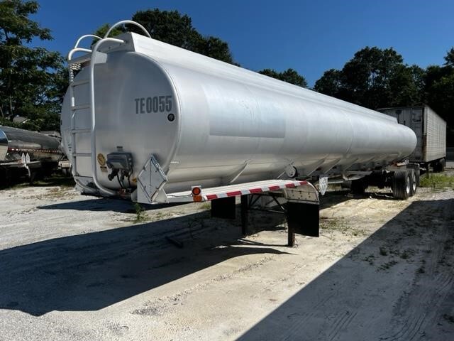 2000 POLAR KING TRAILER 9200X5 FUEL TANKER. GREAT CONDITION. in Spartanburg, SC